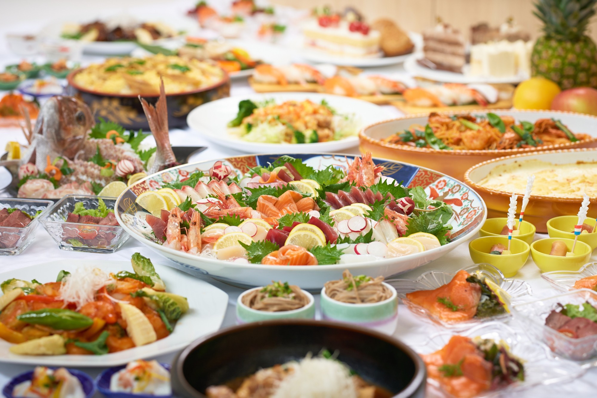 夕食は和洋中ビュッフェ